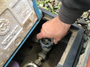 元栓、止水栓を開く際には必ず蛇口周りの水漏れを確認