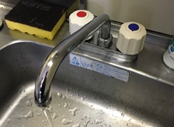 台所単水栓および2ハンドル混合水栓のよく起こる水漏れとは