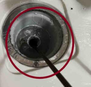 ワイヤーを使用する下水掃除方法